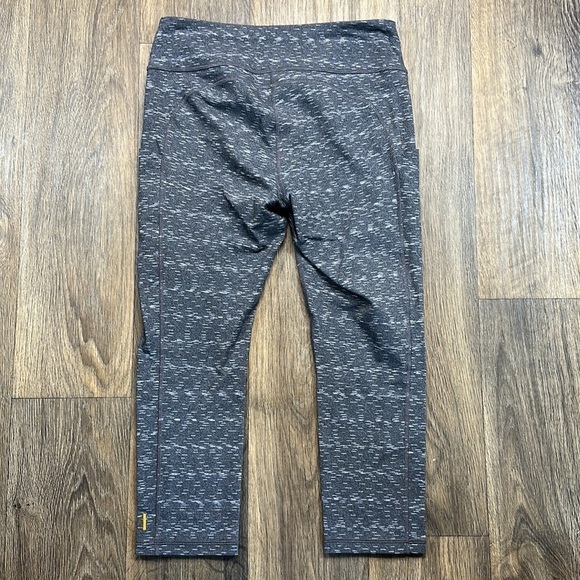 Lucy Grey Cropped Leggings - Picture 4 of 5